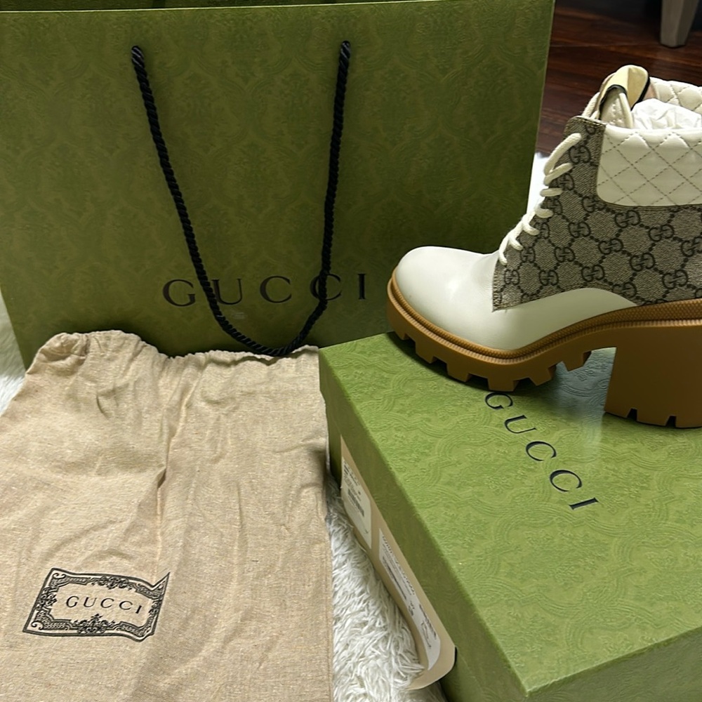 Gucci GG Supreme Boots with Bags+Box